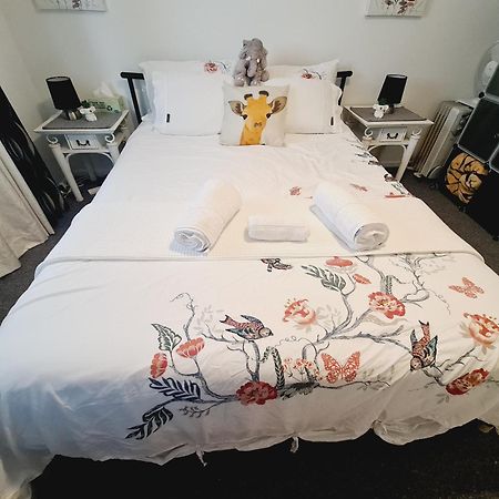 Amazing City Location-Private Room In A Share House-2 Rooms Available!! Brisbane Exterior photo